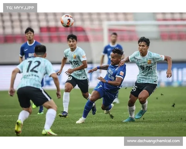 如何全面分析武汉长江与武汉三镇比赛中的战术变化与球员表现