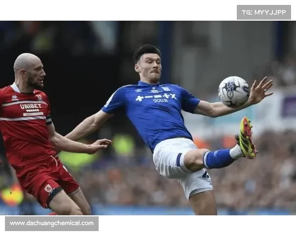 富勒姆与伊普斯维奇战术博弈解析各自攻防策略对决